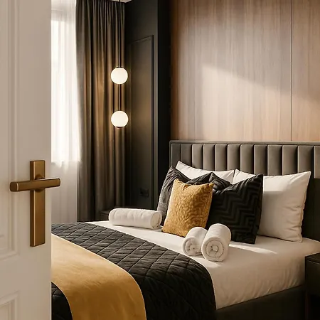 Qult - Frenchie * Βουκουρέστι