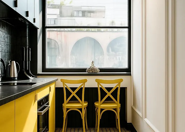 Qult - Frenchie Apartament Bucureşti