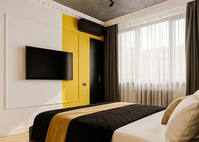 Qult - Frenchie Bucureşti